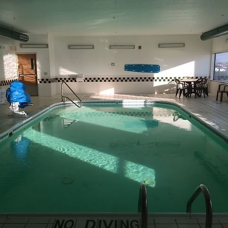 Comfort Inn & Suites Emporia Bagian luar foto