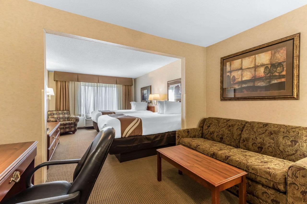 Comfort Inn & Suites Emporia Bagian luar foto