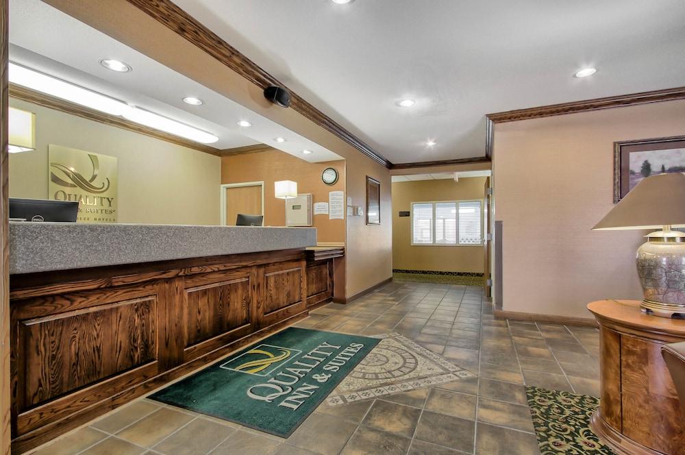 Comfort Inn & Suites Emporia Bagian luar foto