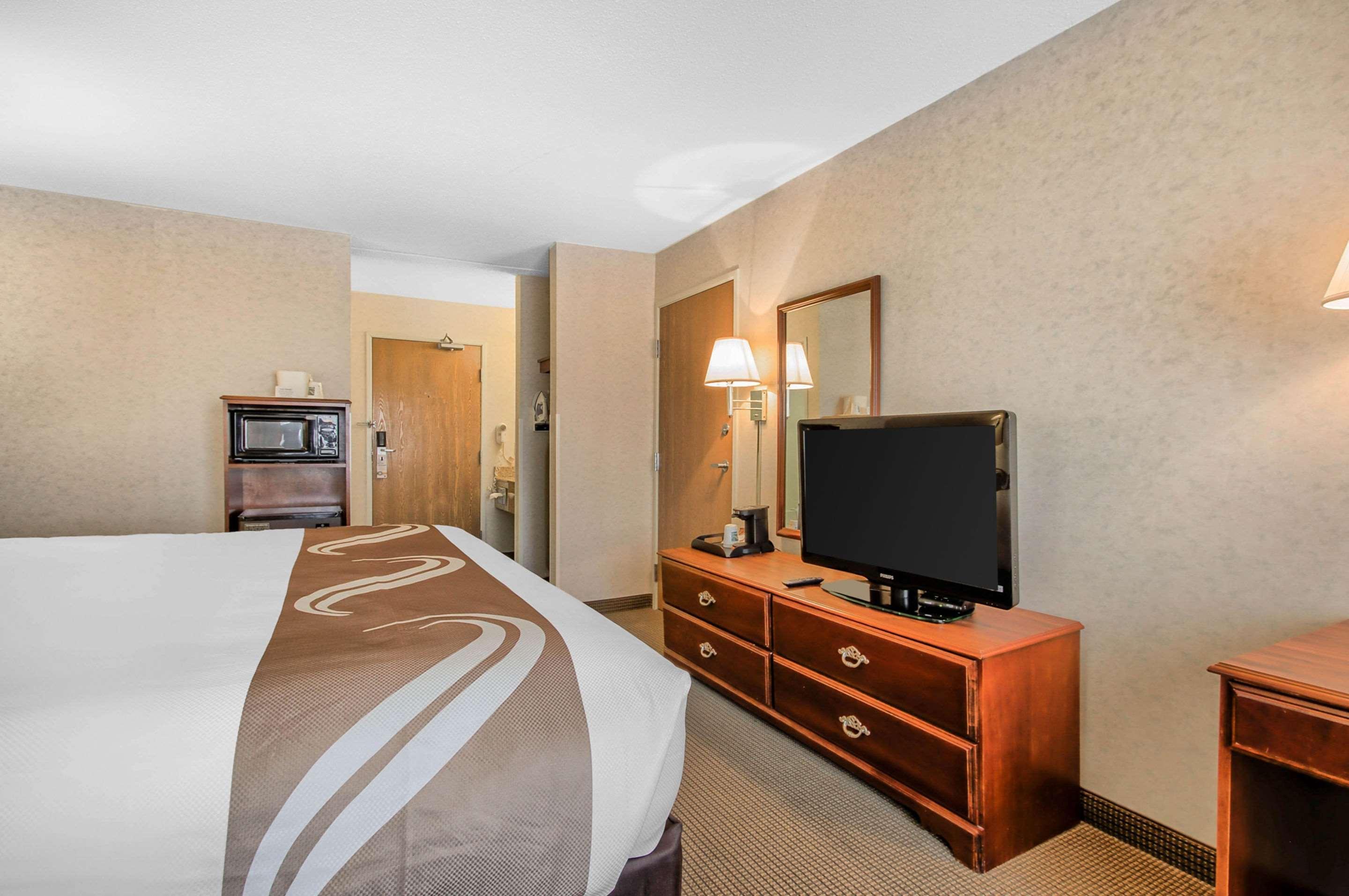 Comfort Inn & Suites Emporia Bagian luar foto