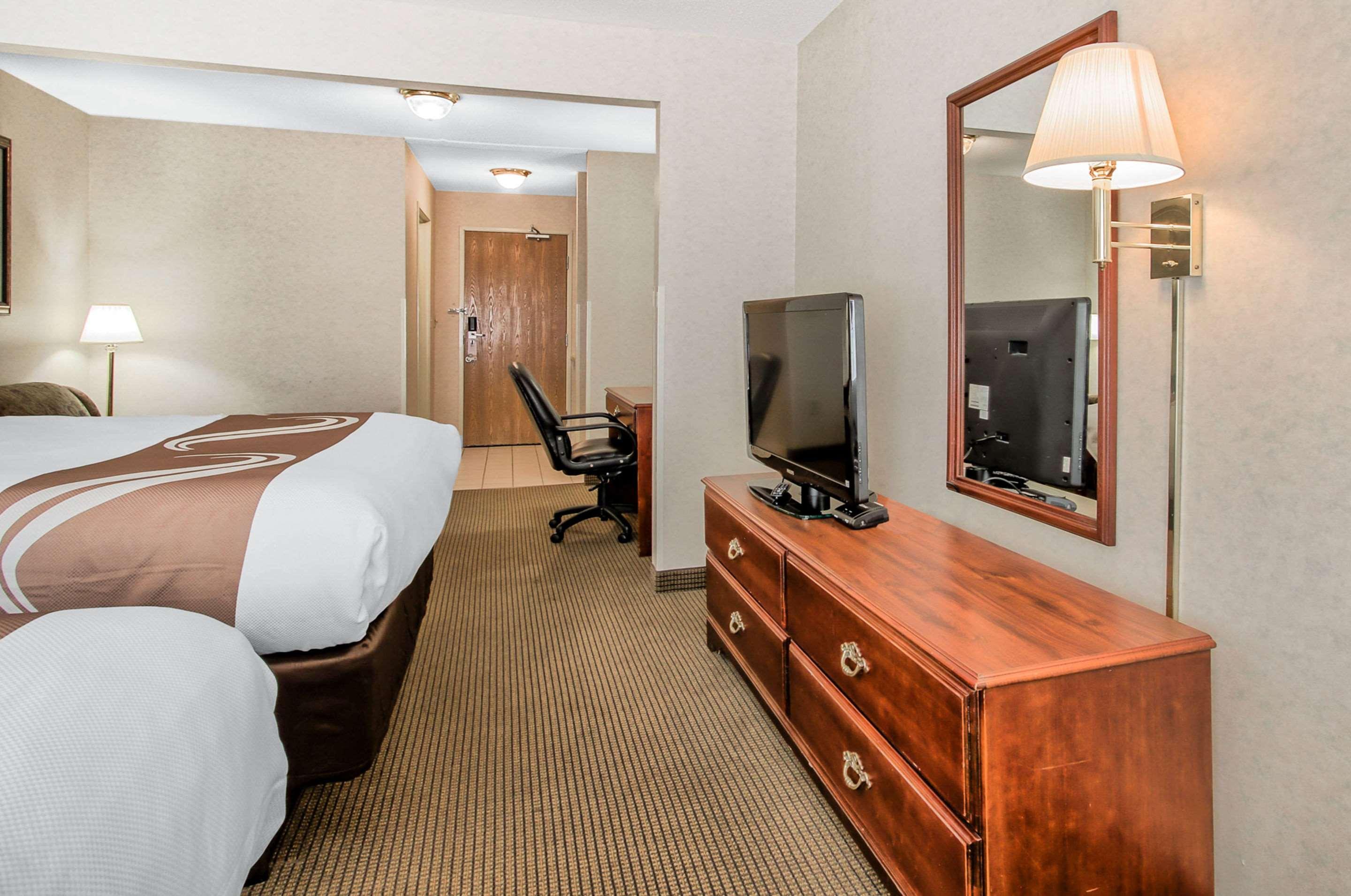 Comfort Inn & Suites Emporia Bagian luar foto