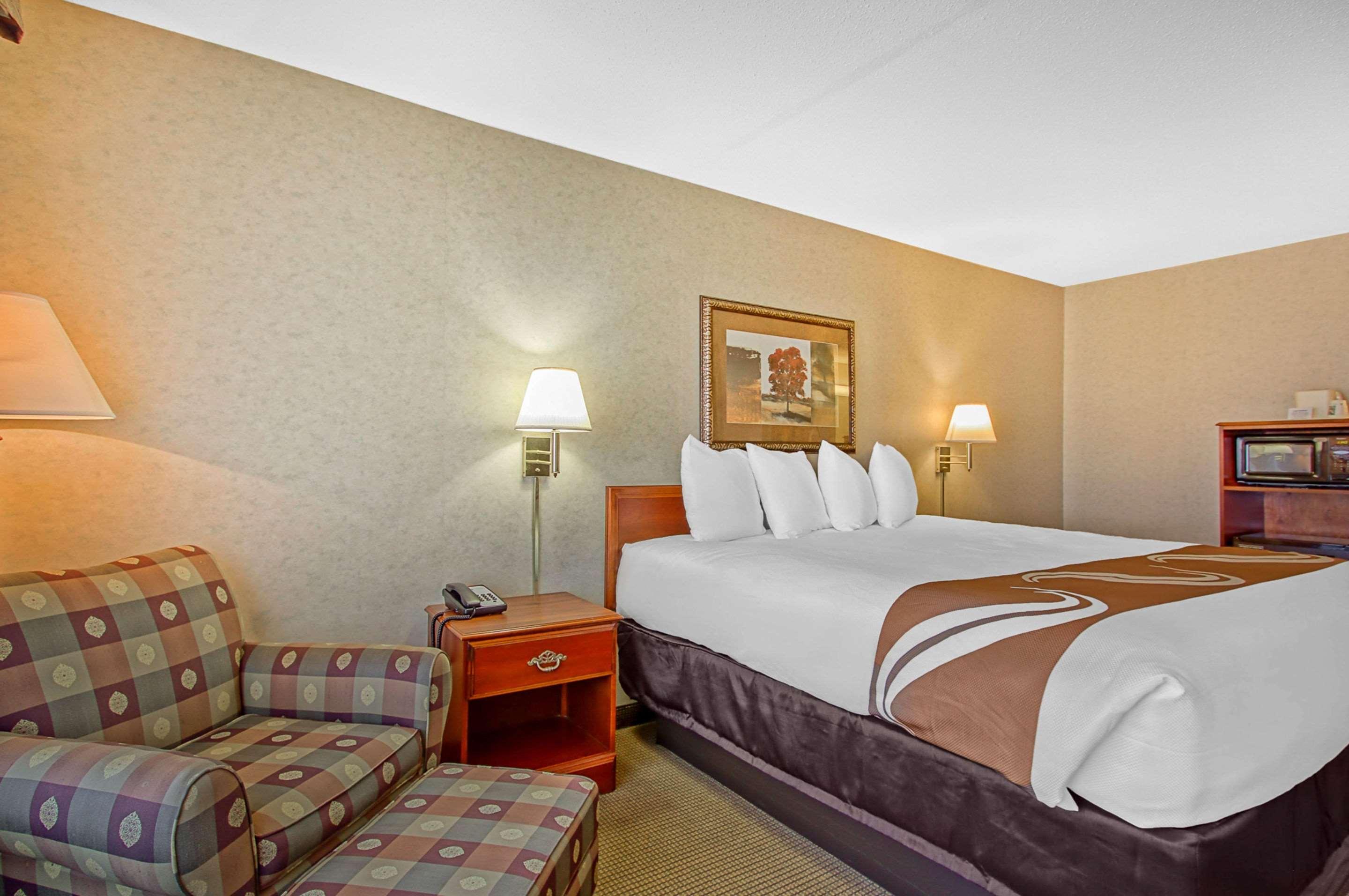 Comfort Inn & Suites Emporia Bagian luar foto