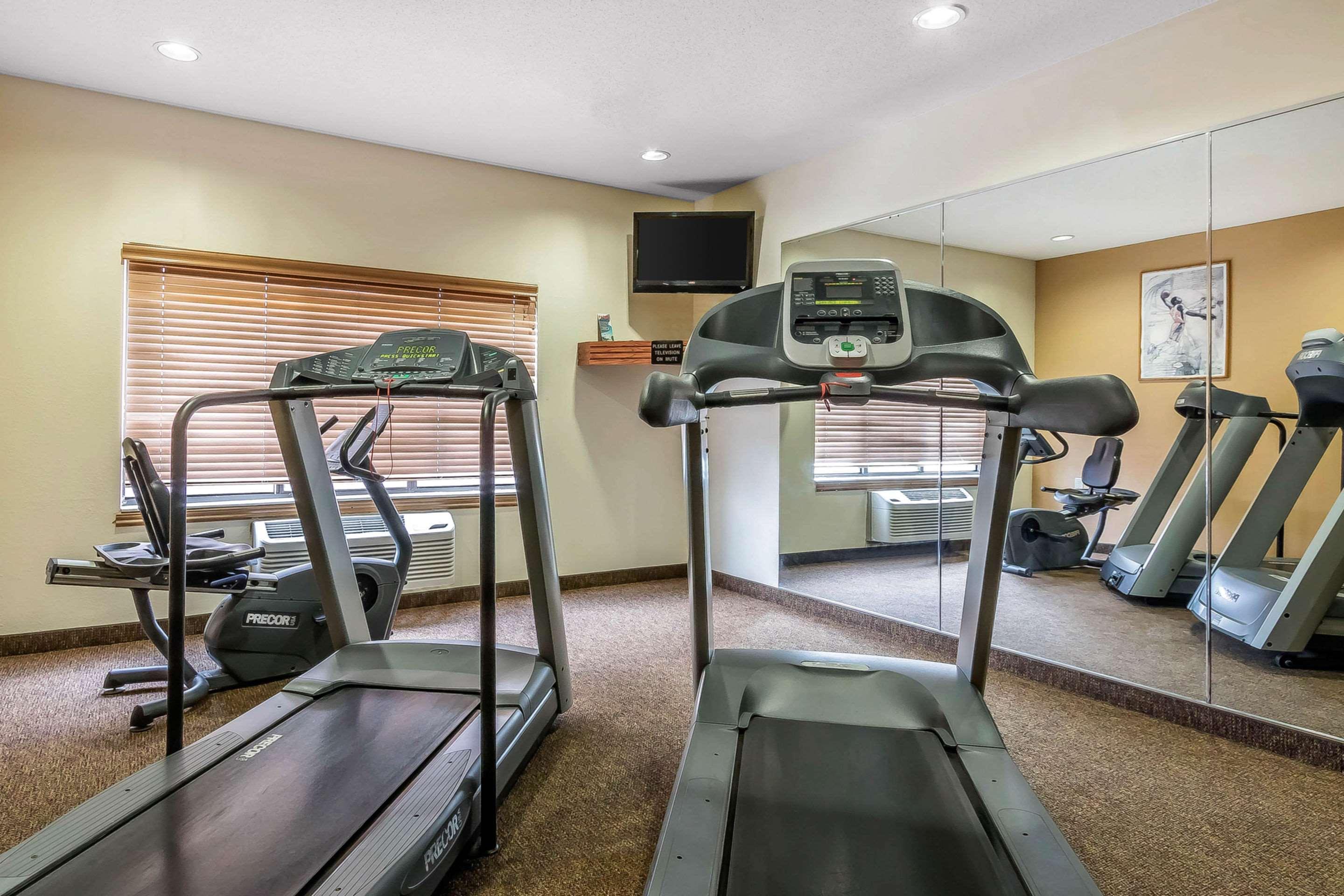 Comfort Inn & Suites Emporia Bagian luar foto