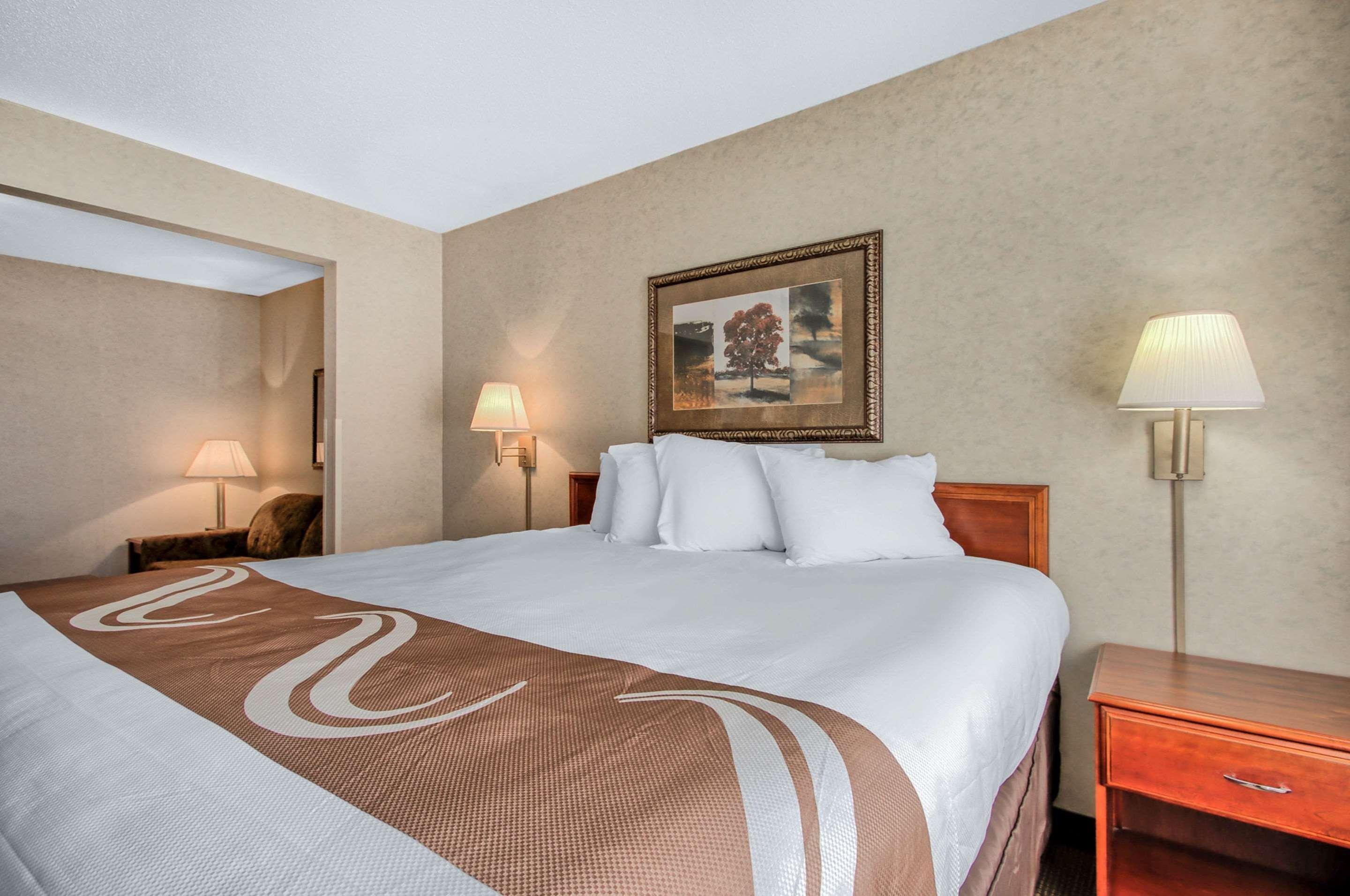 Comfort Inn & Suites Emporia Bagian luar foto
