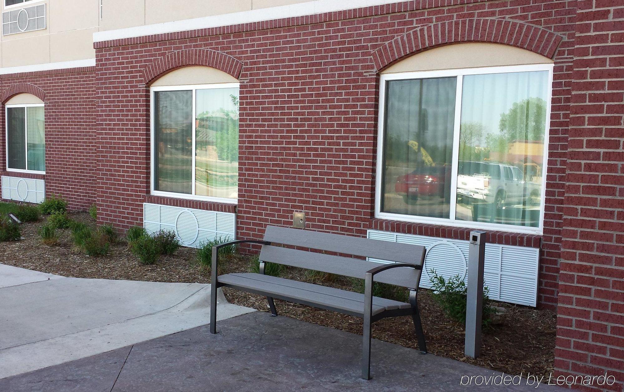 Comfort Inn & Suites Emporia Bagian luar foto