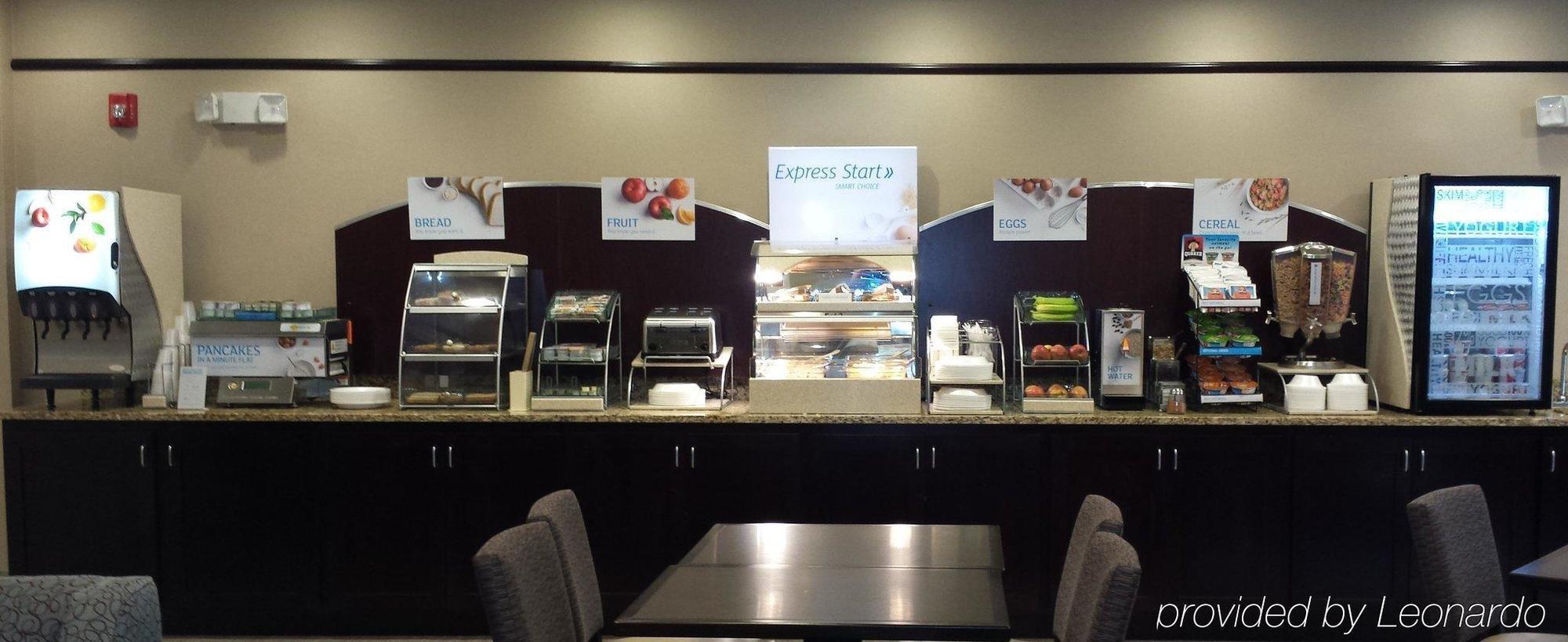 Comfort Inn & Suites Emporia Bagian luar foto