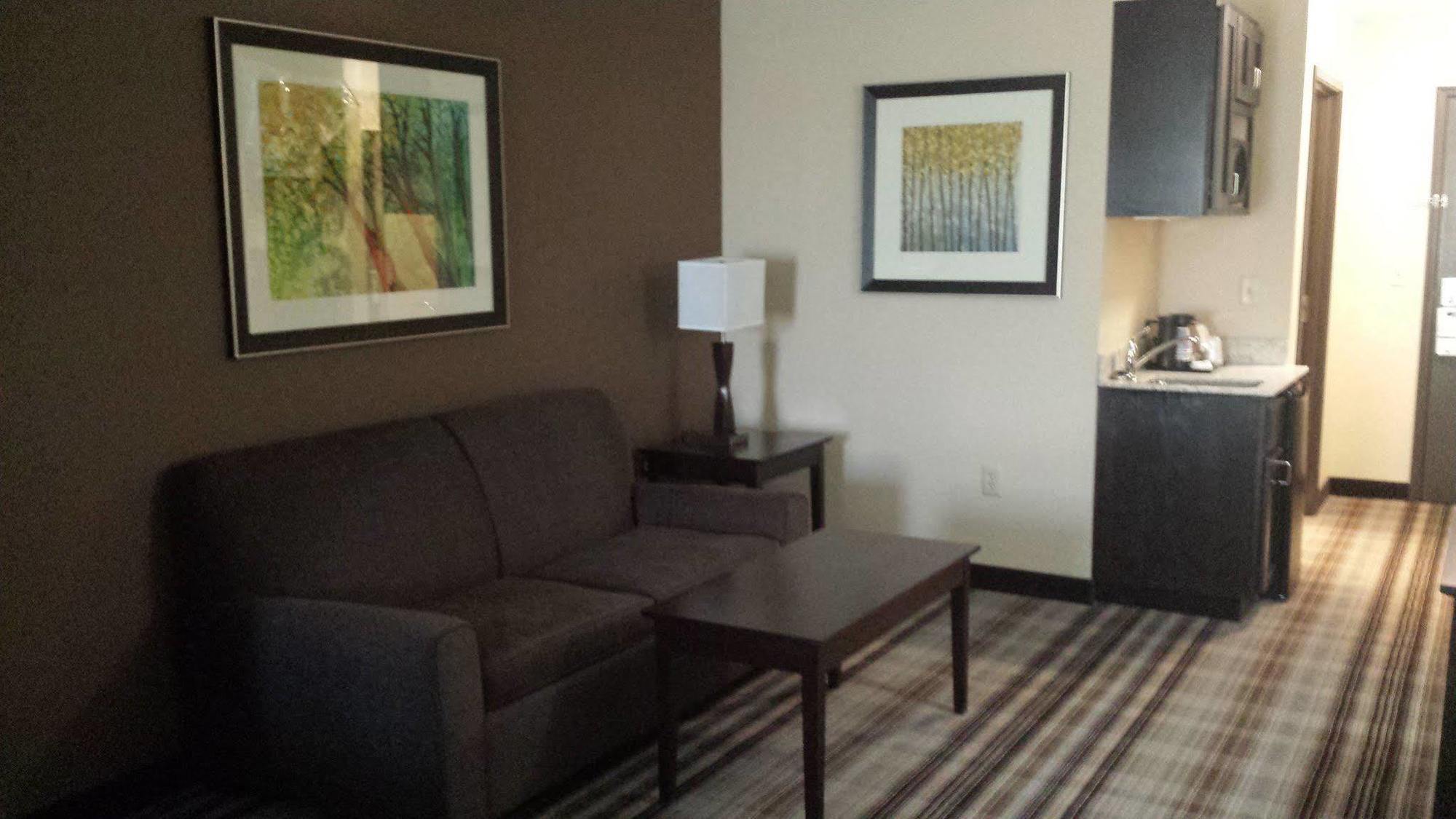 Comfort Inn & Suites Emporia Bagian luar foto